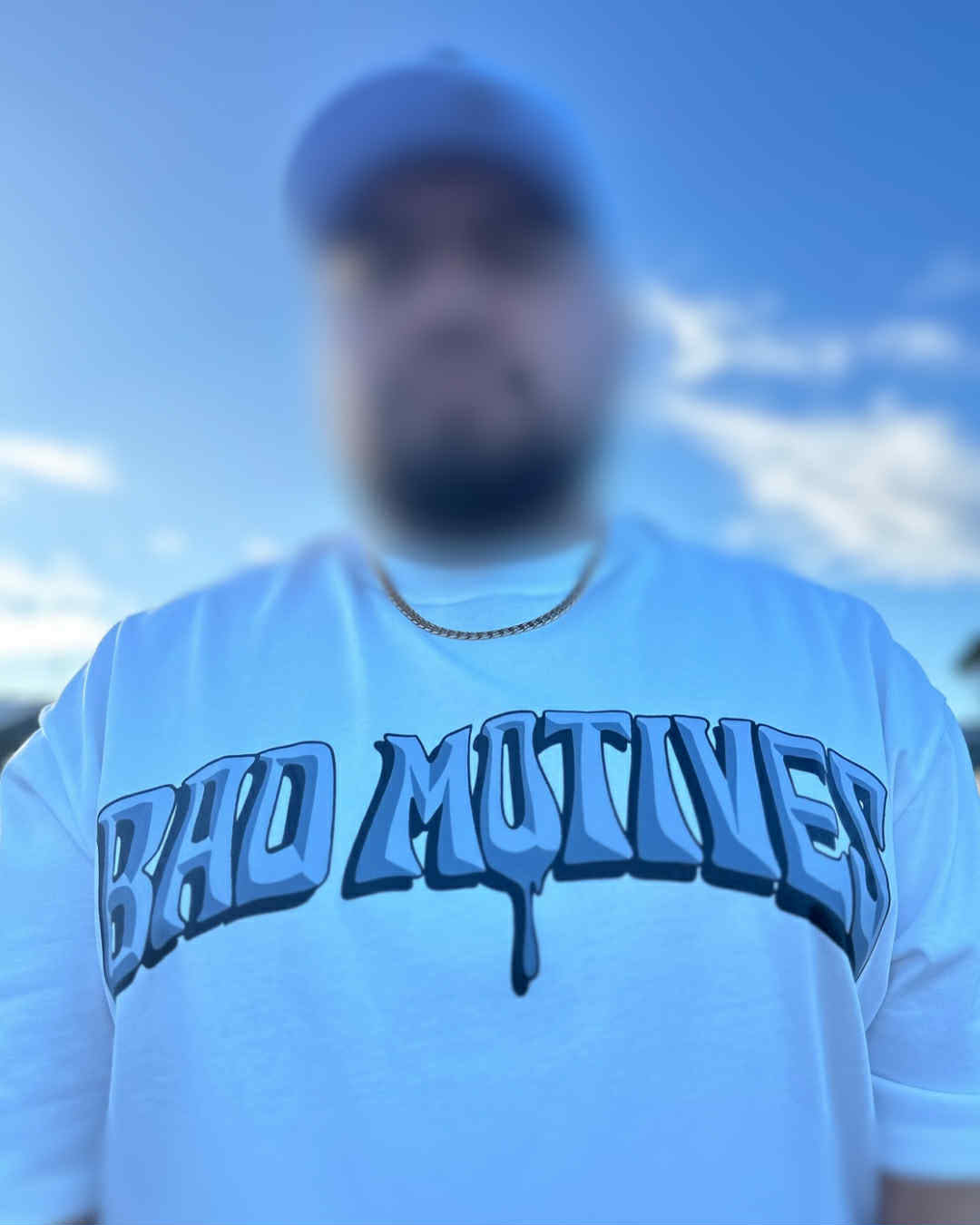 BAD MOTIVES DRIP TEE - WHITE/GREY